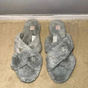 “Chinese Laundry” Grey Women’s Slippers size L (9-10) made with Faux Fur New